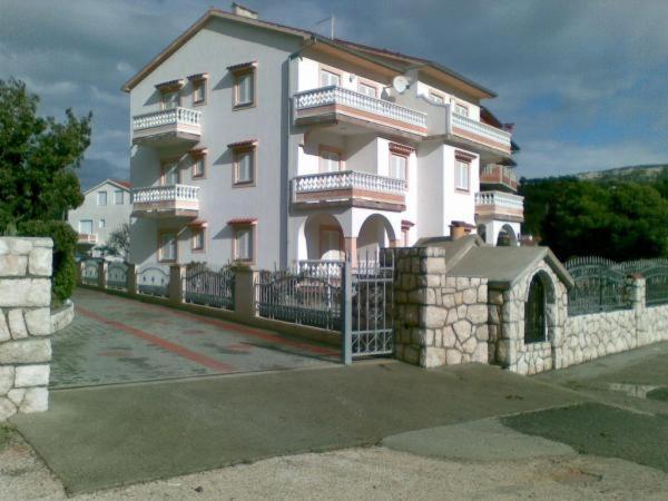 Apartmani Ruzarija Rab Town Zewnętrze zdjęcie