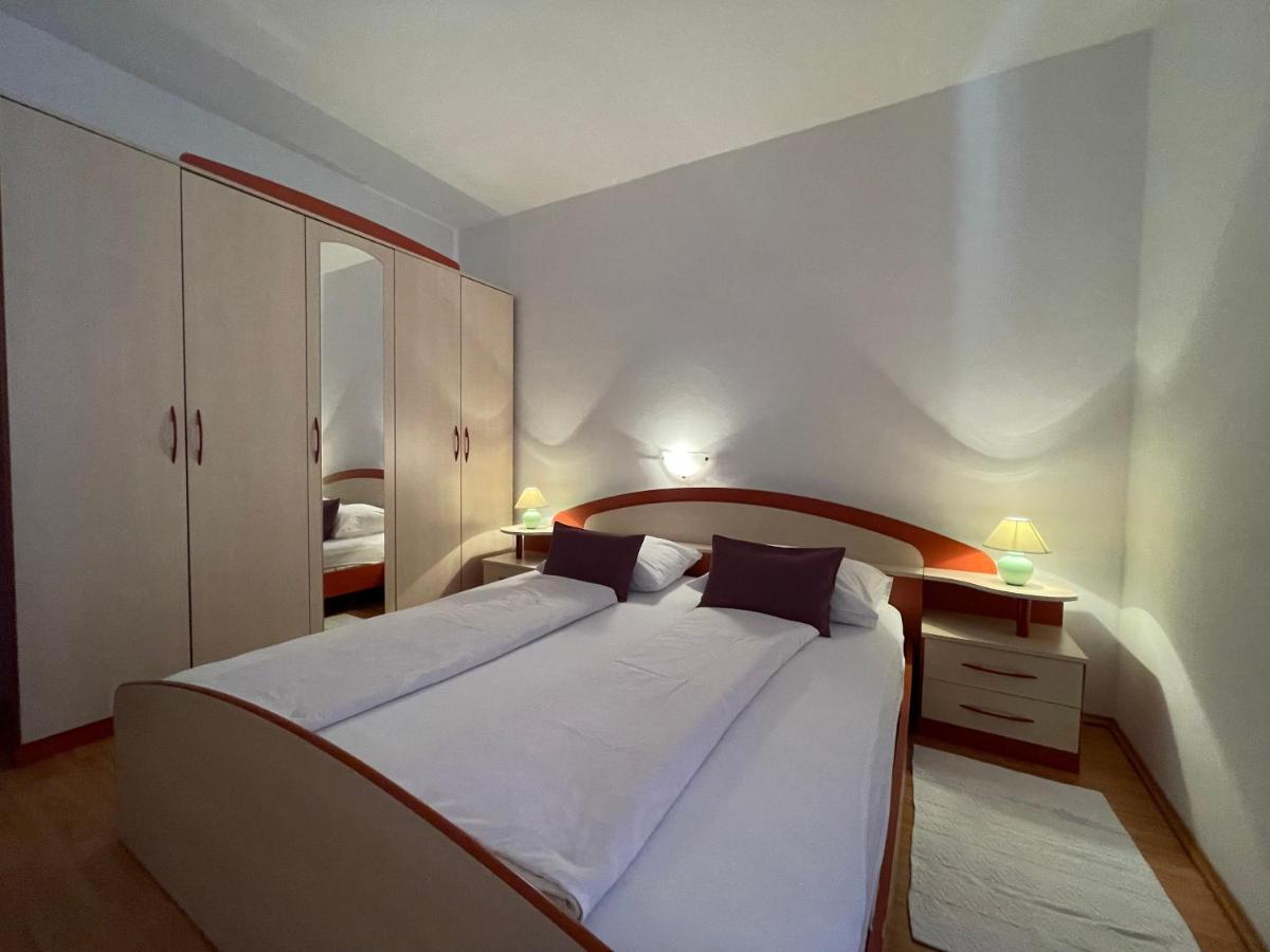 Apartmani Ruzarija Rab Town Zewnętrze zdjęcie