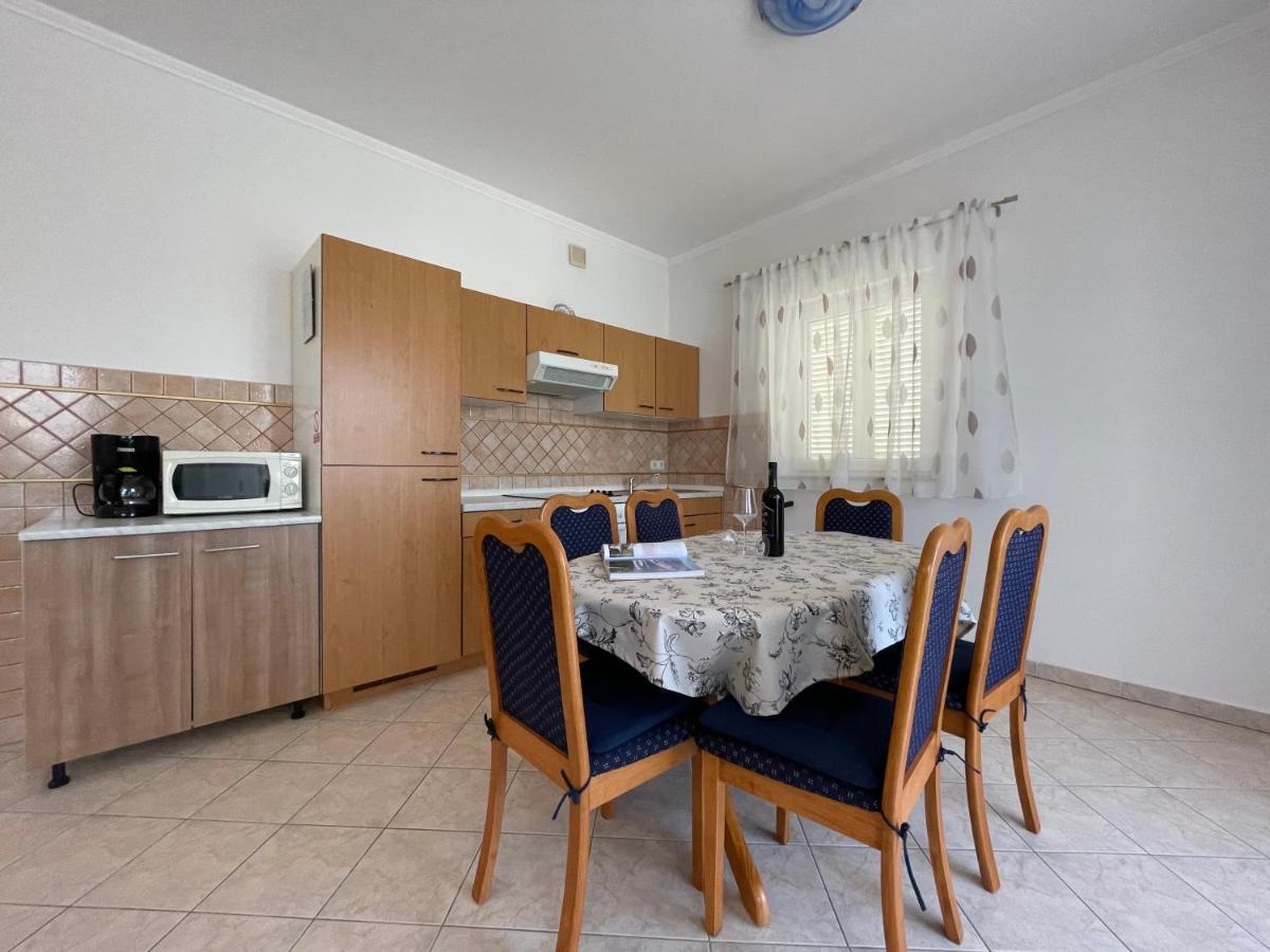 Apartmani Ruzarija Rab Town Zewnętrze zdjęcie