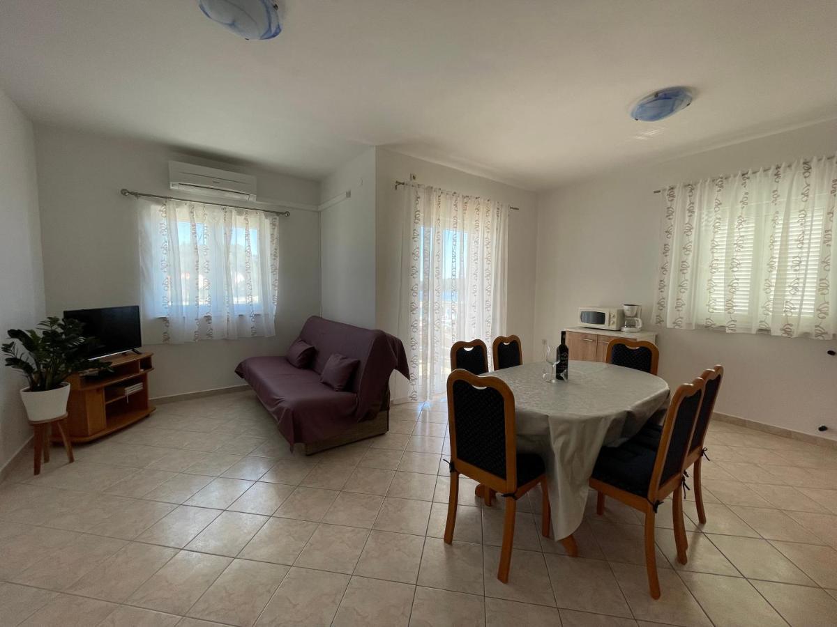 Apartmani Ruzarija Rab Town Zewnętrze zdjęcie