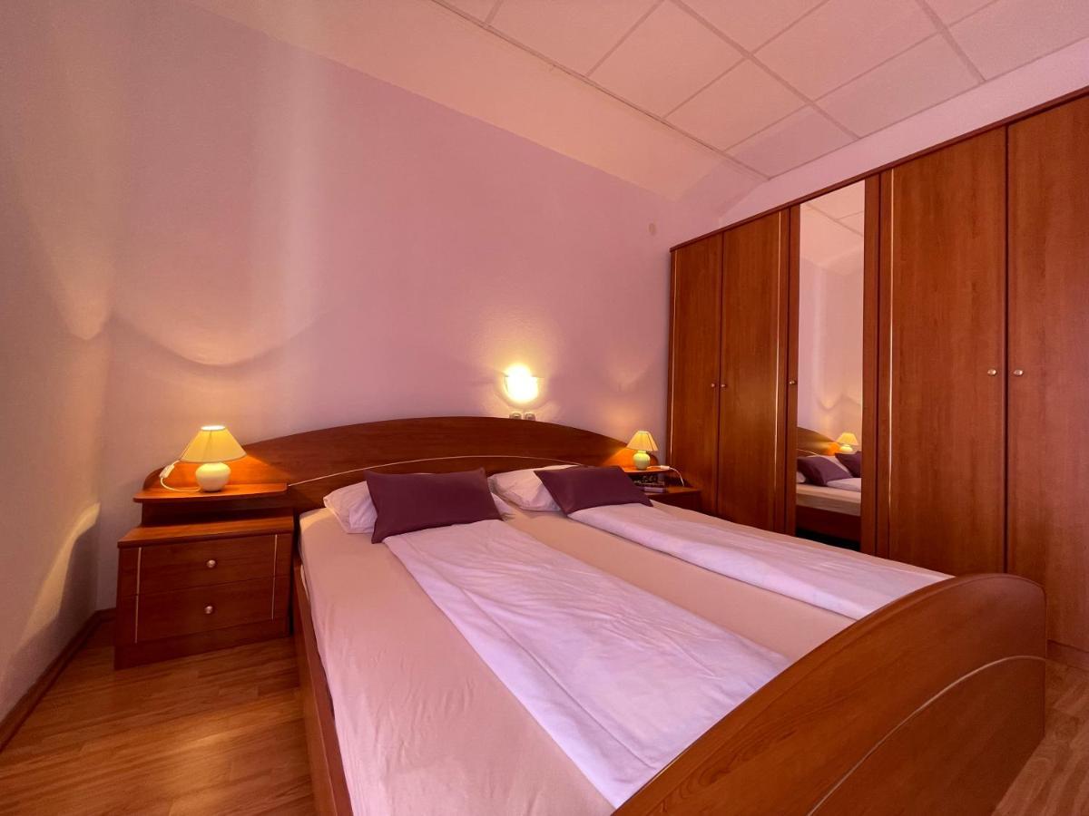 Apartmani Ruzarija Rab Town Zewnętrze zdjęcie