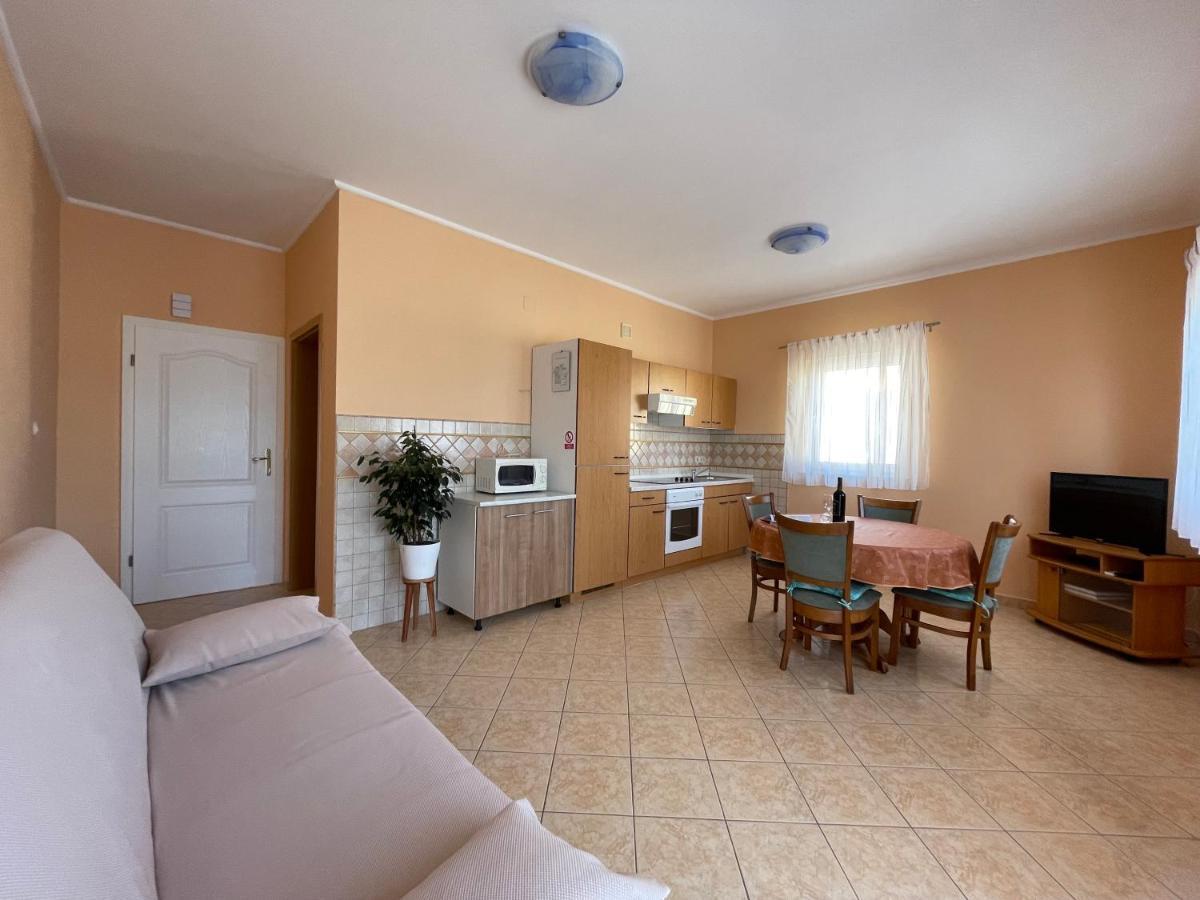 Apartmani Ruzarija Rab Town Zewnętrze zdjęcie