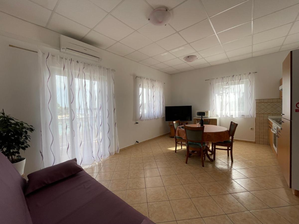 Apartmani Ruzarija Rab Town Zewnętrze zdjęcie