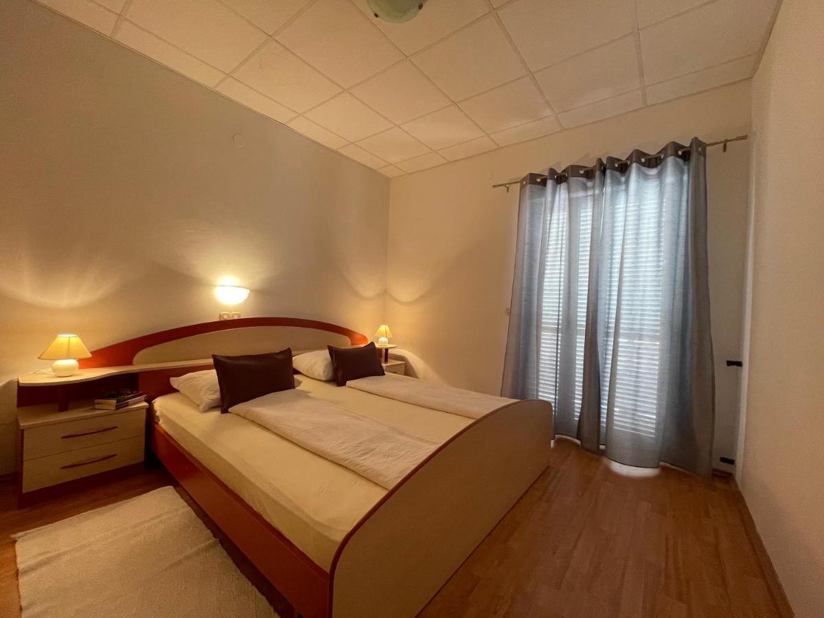 Apartmani Ruzarija Rab Town Zewnętrze zdjęcie